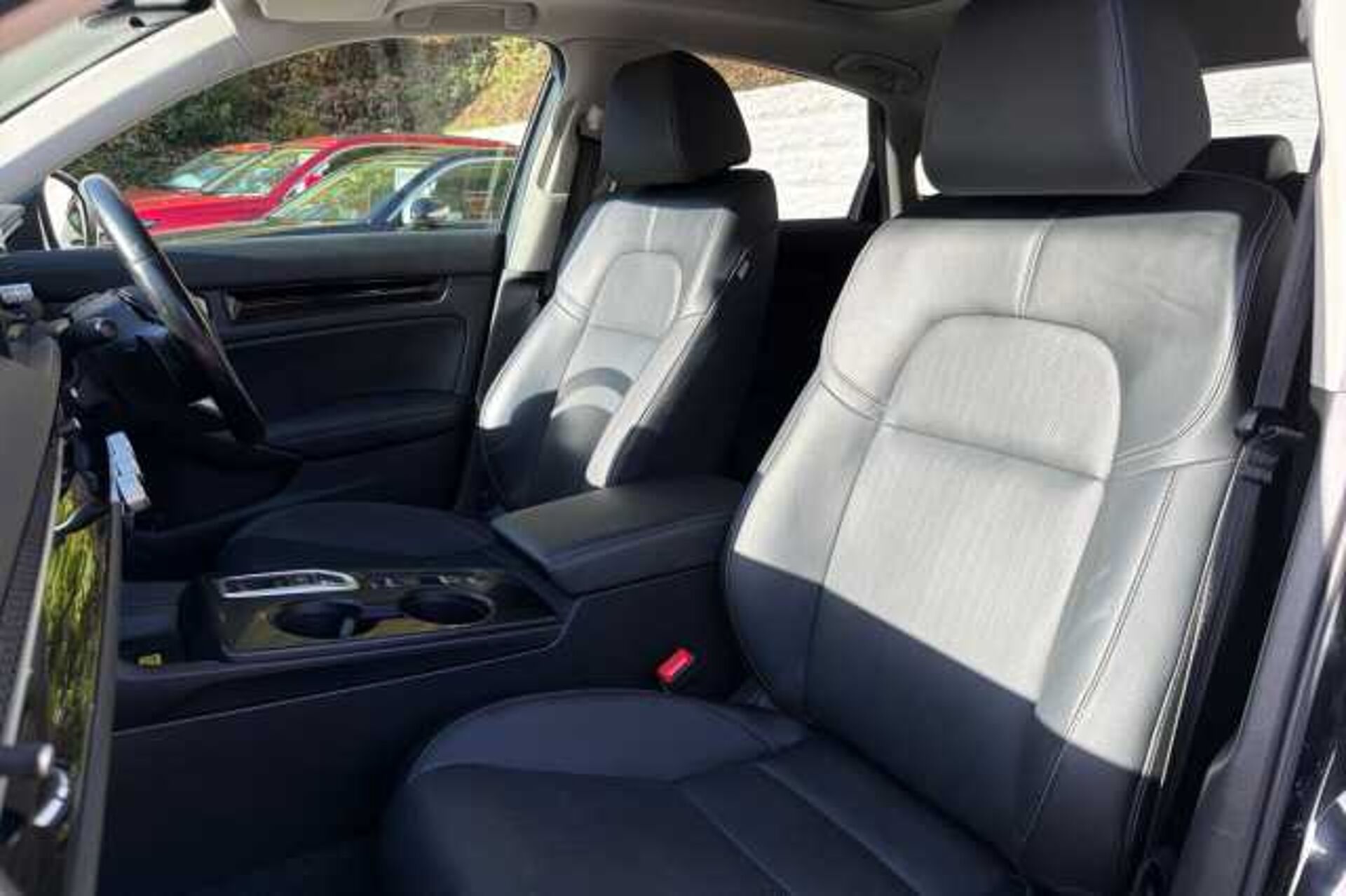 Honda Civic Hybrid 2.0 eHEV Advance 5dr CVT 
